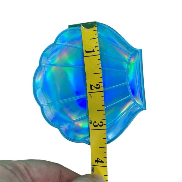 Blue Holographic Sea Shell Compact Mirror - Picture 10 of 16